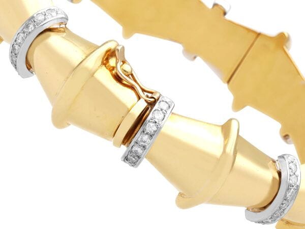 Yellow Gold Bangle Clasp Closed