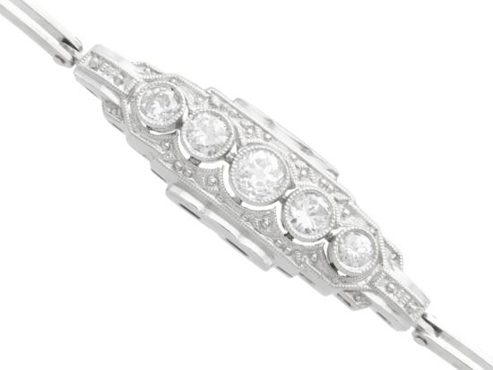 Millegrain Diamond Setting Close Up