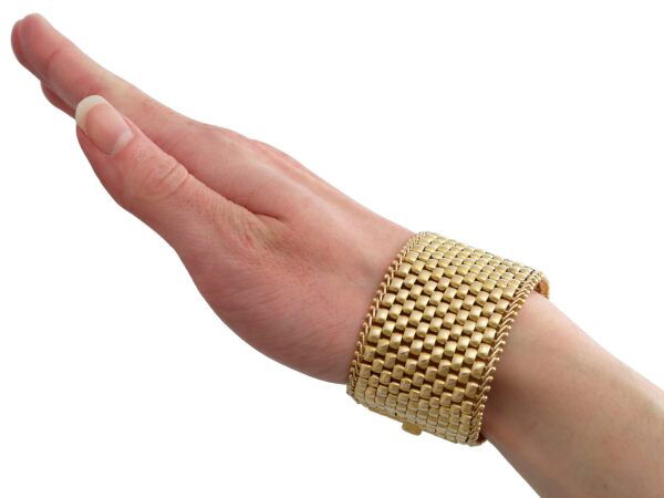 15ct Gold Bracelet Wrist View