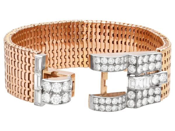 Rose Gold Clasp Open Detail