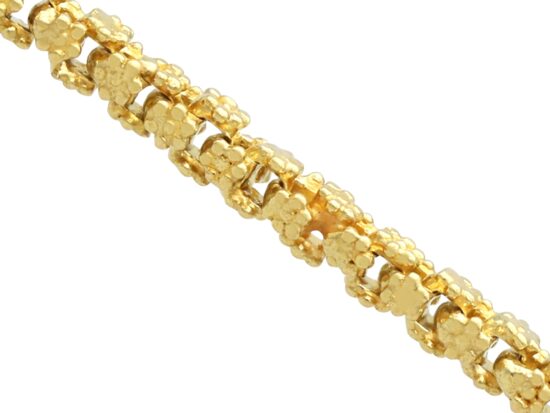 Floriated Link Chain Detail
