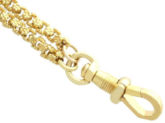 Longuard Chain Clasp Detail