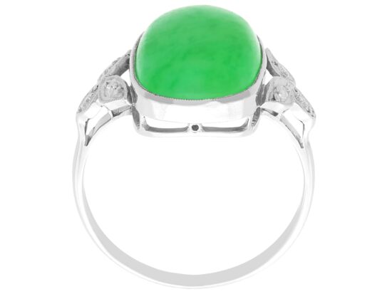 Oval Jadeite Centre Stone Detail