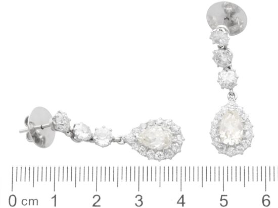 Diamond Earrings Measurement Reference Image