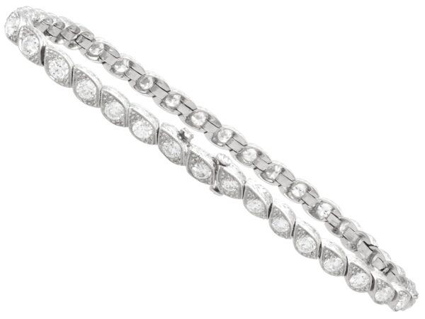 Edwardian diamond tennis bracelet clasp closed