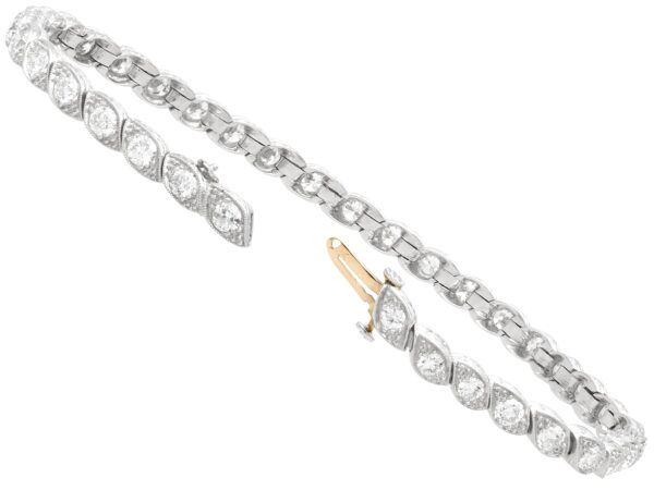 Edwardian diamond tennis bracelet clasp open