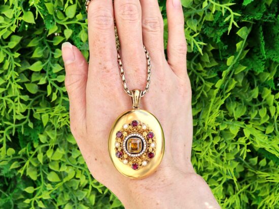 Gemstone Victorian Locket Outside Detail