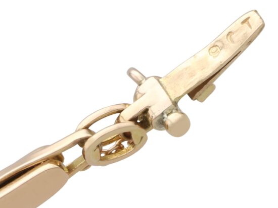 Bracelet Fastening Detail View
