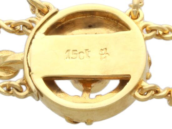 15ct Gold Hallmark Close Up