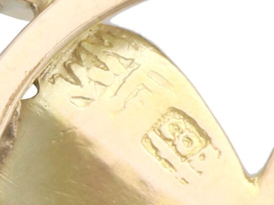 18ct Gold Hallmarks Close Up