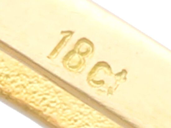 18ct Gold Stamp Detail