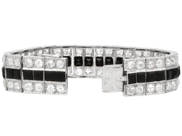 Platinum Clasp Open Detail