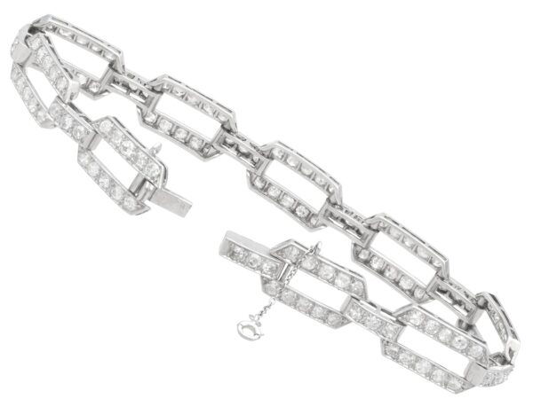 Diamond Platinum Open Fastening