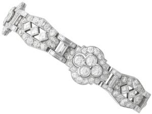 18 Carat Diamond Bracelet in Platinum