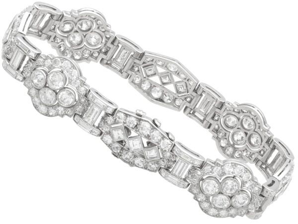 18 Carat Diamond Bracelet in Platinum clasp closed