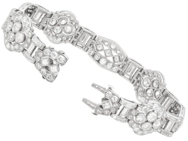 18 Carat Diamond Bracelet in Platinum clasp open