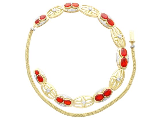 Yellow Gold Necklace Close Up
