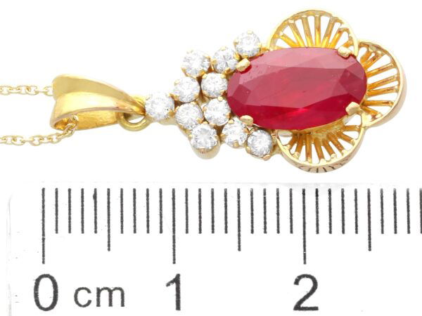 Vintage Ruby Pendant in Gold size