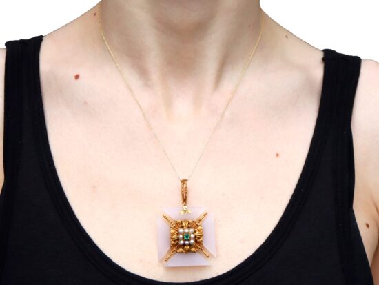 Antique Pendant Wearing Image