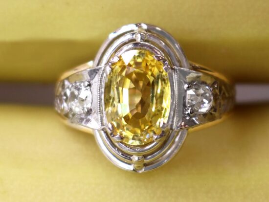 Pavé Diamond Shoulder Detail