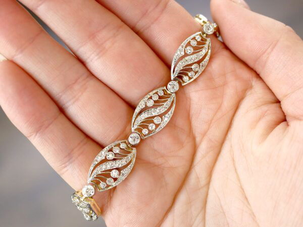 18ct Yellow Gold Diamond Bracelet Front
