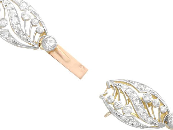 Yellow Gold Clasp Open Detail