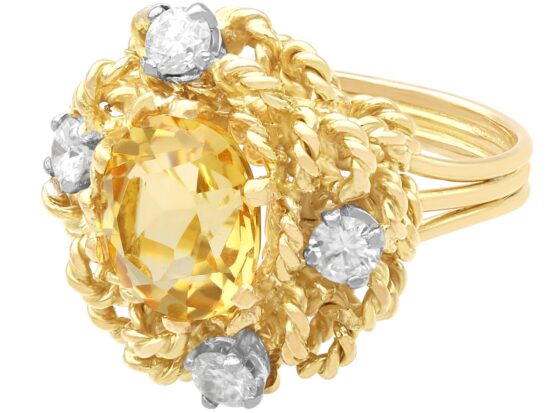 Oval Citrine Centre Stone Detail