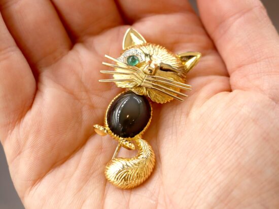 Vintage Gemstone and Gold Cat Brooch