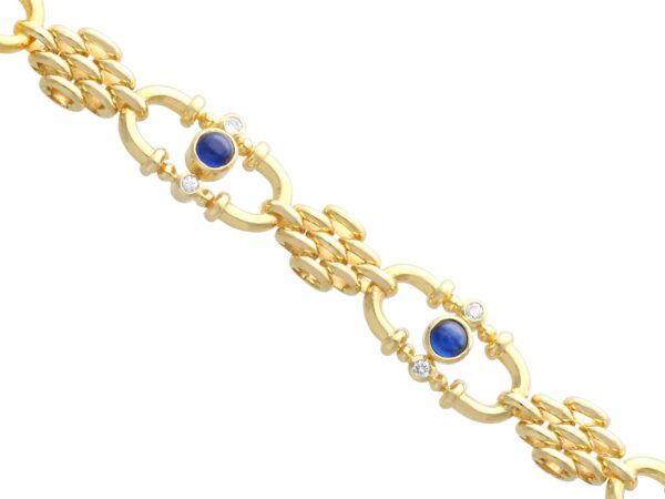 Gate Link Gold Bracelet Detail