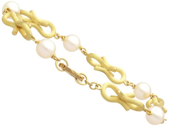 Hallmarked Clasp Detail View