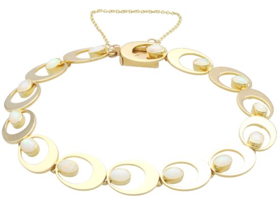 Pearl And Gold Link Detail