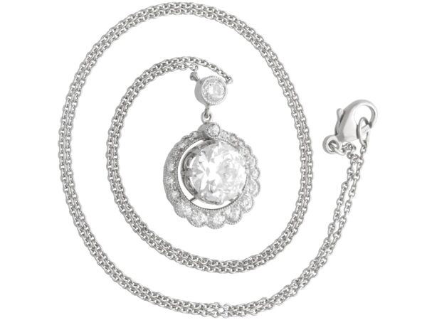 halo diamond pendant necklace with chain