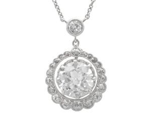 halo diamond pendant necklace
