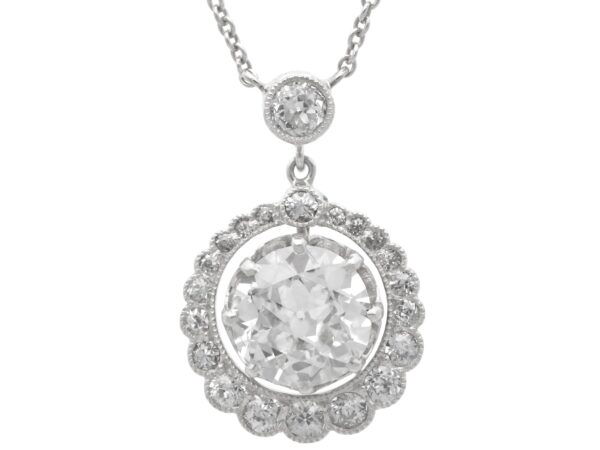 halo diamond pendant necklace