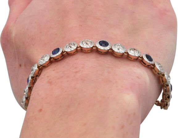 Antique Sapphire Diamond Close-Up