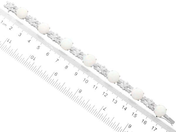 Vintage Opal Diamond Measurement