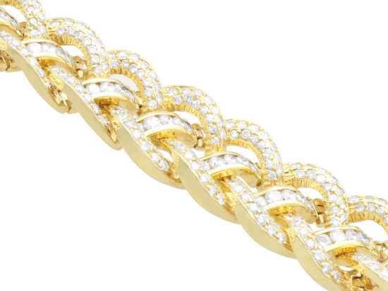 Pavé Diamond Bracelet Close Up