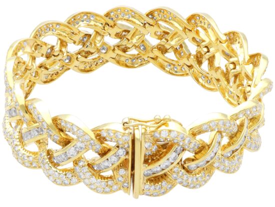Interwoven Gold Bracelet Design