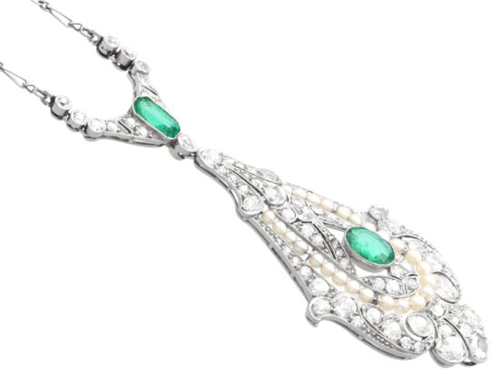 Octagonal Emerald Drop Detail