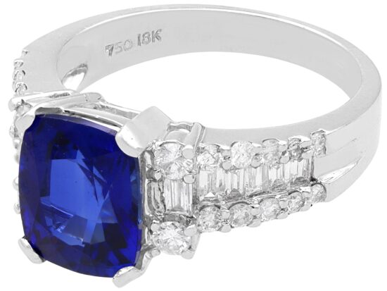 Baguette Diamond Shoulder Detail