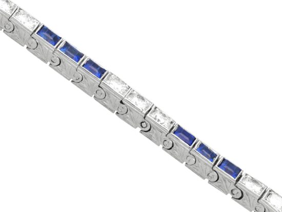 Three Sapphire Link Detail