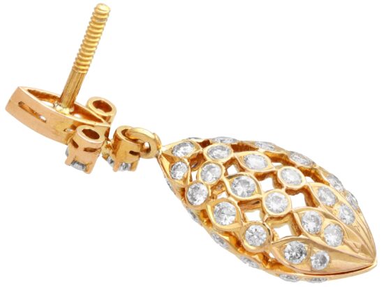 Three Dimensional Teardrop Design Detail
