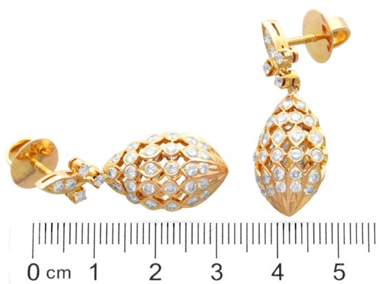 Diamond Earrings Size Reference Image