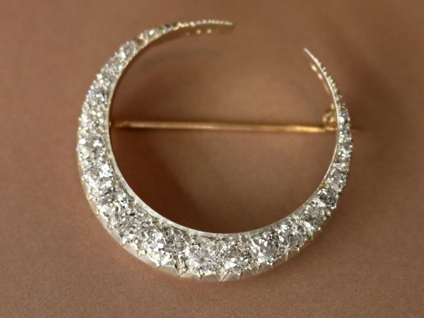Diamond and 9ct Yellow Gold Crescent Brooch 