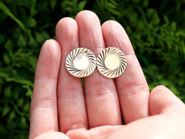 9ct Gold Cufflinks Outdoor Shot