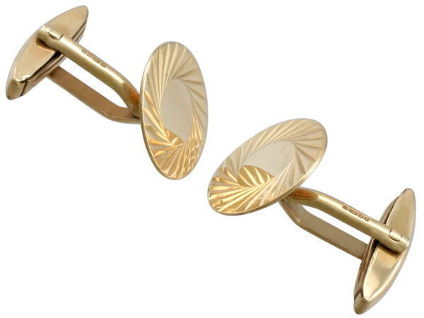 Vintage Yellow Gold Cufflinks Angled