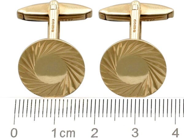Cufflinks Measurement With Ruler