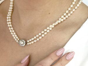 How to Tell If a Pearl Necklace Is Vintage or Antique