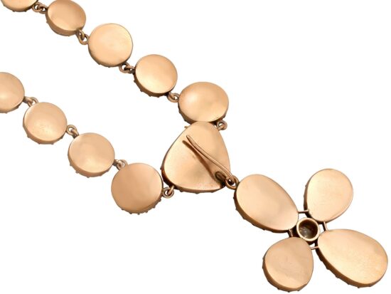 Yellow Gold Garnet Set Detail