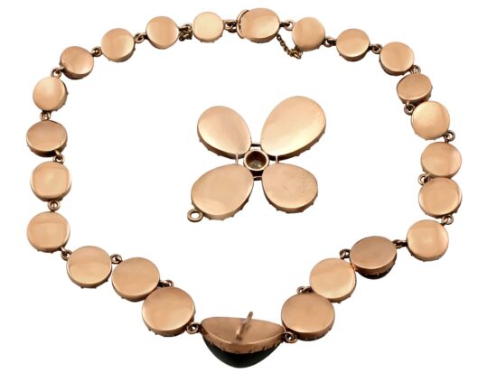 Garnet Necklace Gold Detail